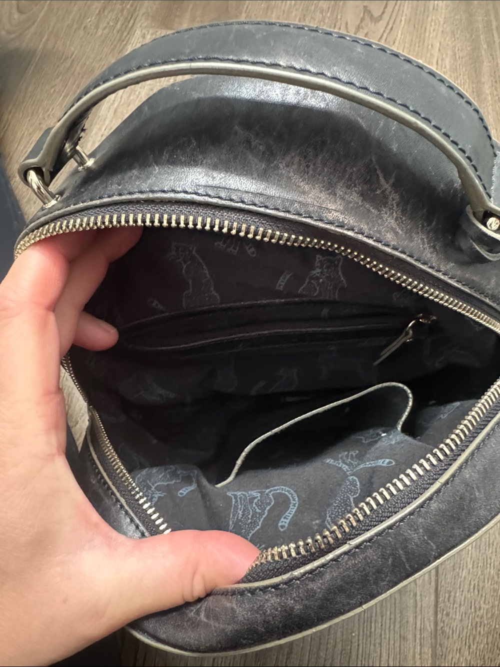 Black Leather Compact Backpack - Picture 5 of 5